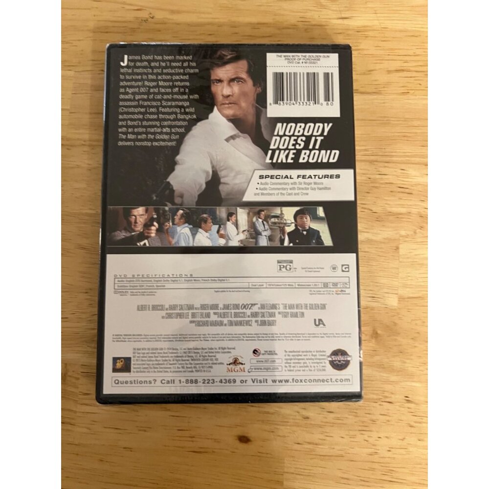 The Man With The Golden Gun 1974 DVD Roger Moore Action Adventure Pre-Owned - Picture 2 of 4